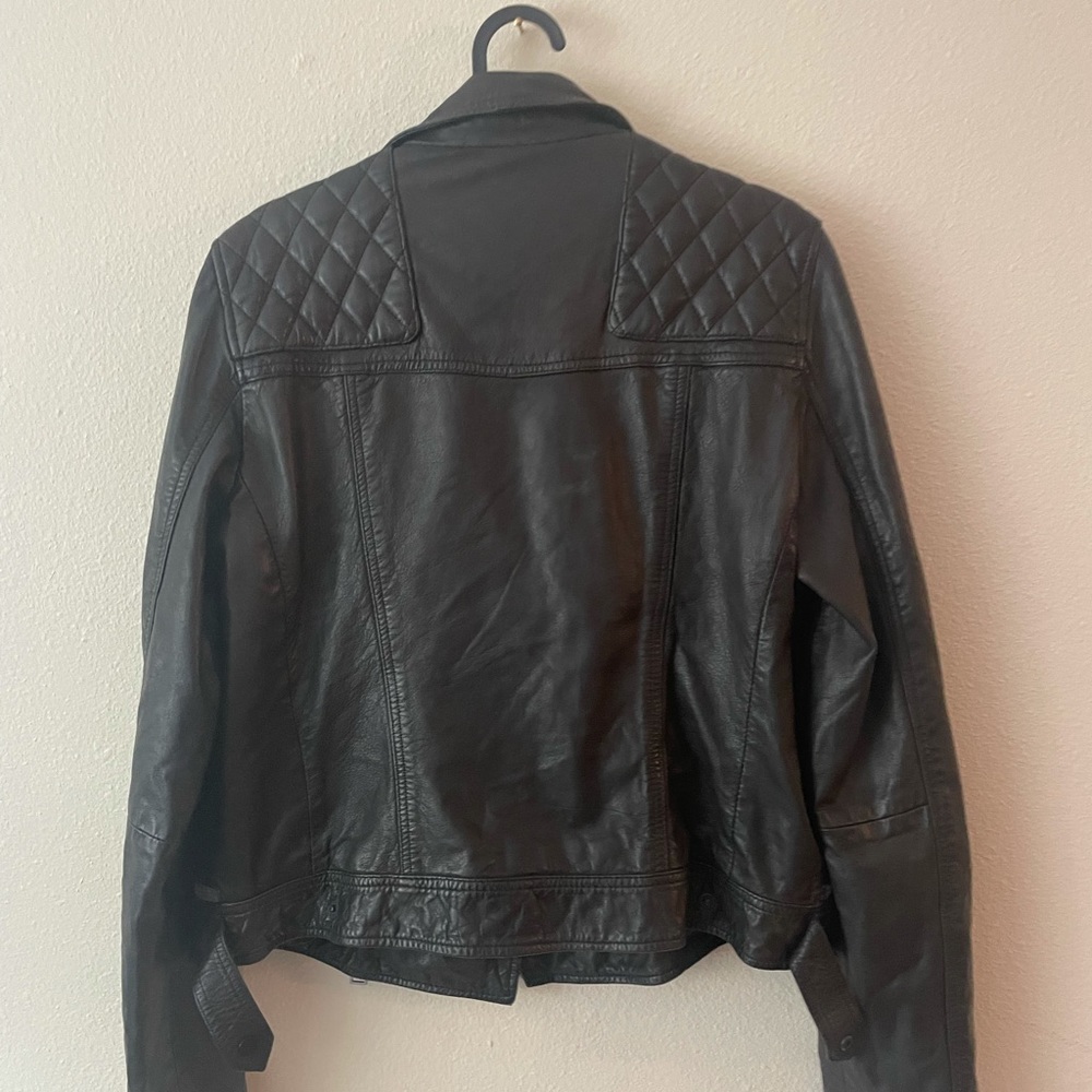 NEW ALL SAINTS LEATHER JACKET WITH QUILTED SHOULDERS AND BLACK HARDWARE!! - Picture 5 of 9